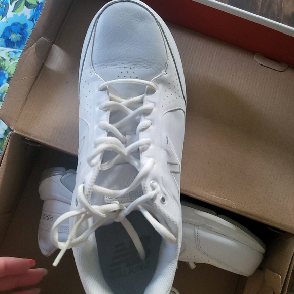 New balance sneakers - Picture 3 of 11